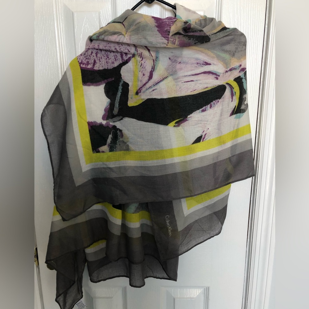Abstract Multicolor Scarf/Wrap - Picture 3 of 6